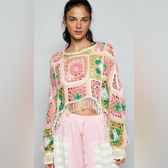 P61. NEW POL Crochet Fringe Crop Sweater Colorful Pink Multi Knit Squares - Picture 8 of 8